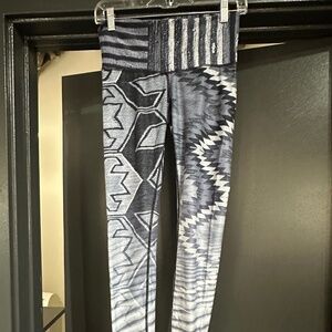 Niyama Sol Wanderlust Leggings, Size M